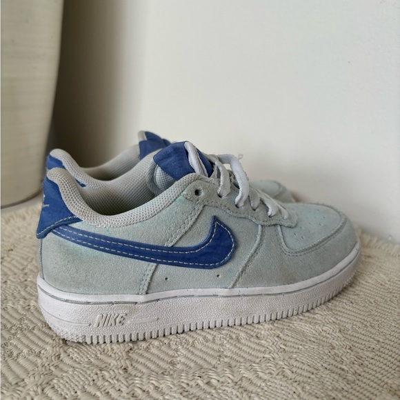Nike Force 1 LV8 kids 10.5 - Picture 2 of 5